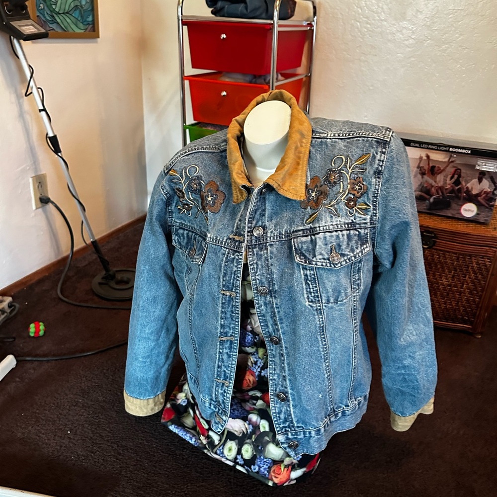 Faded Glory Denim Jacket with Brown Collar vintage y2k